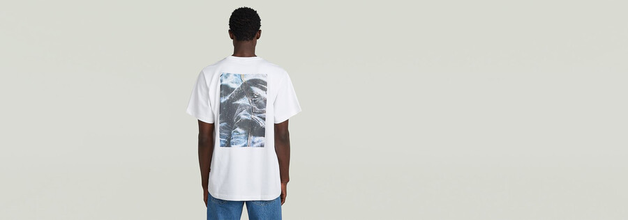 lockeres t-shirt mit fotodruck auf der rückseite