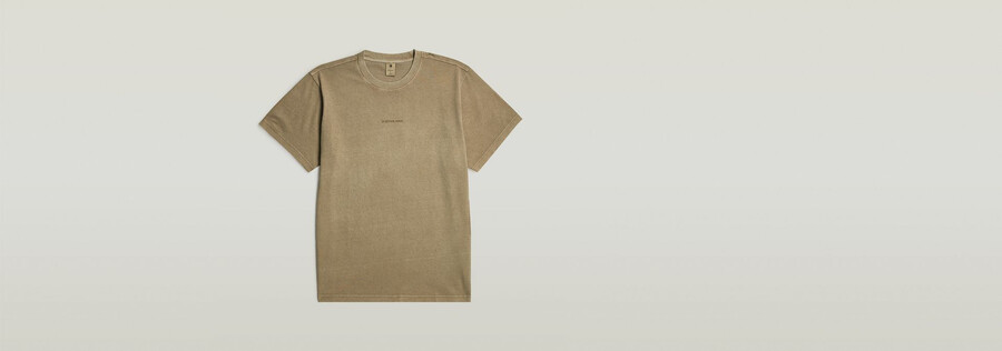 locker geschnittenes t-shirt mit überfärbter brustmitte