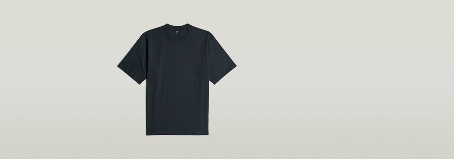 locker geschnittenes t-shirt mit logo auf der brust