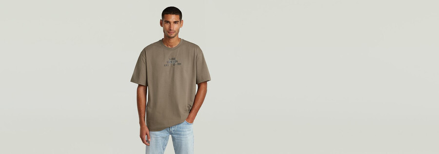 relaxed t-shirt mit verschiedenen techniken