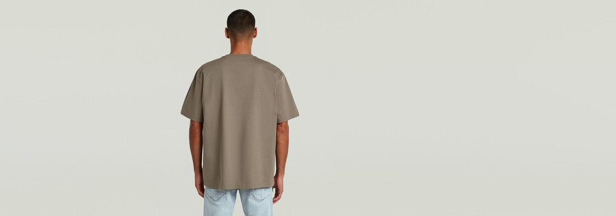 relaxed t-shirt mit verschiedenen techniken