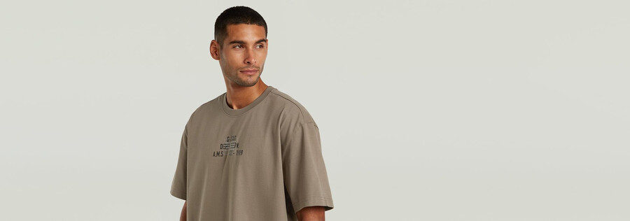 relaxed t-shirt mit verschiedenen techniken