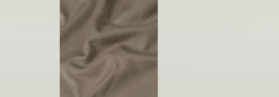 relaxed t-shirt mit verschiedenen techniken