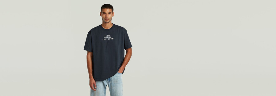 relaxed t-shirt mit verschiedenen techniken