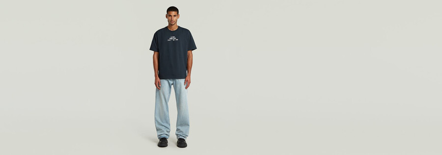 relaxed t-shirt mit verschiedenen techniken
