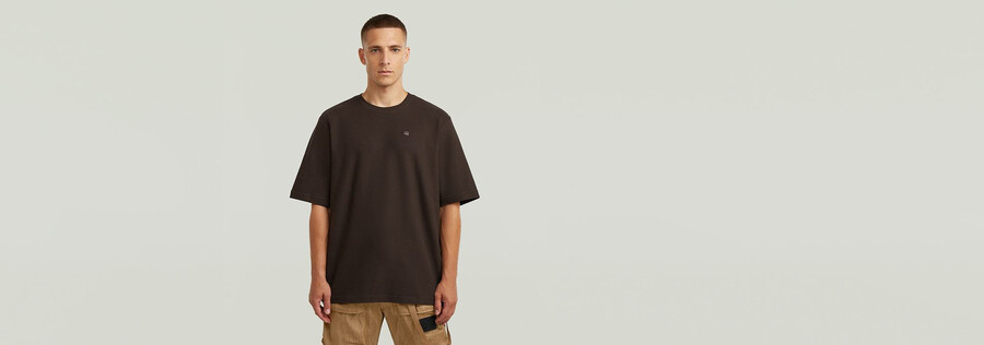 t-shirt mit strukturiertem brustlogo