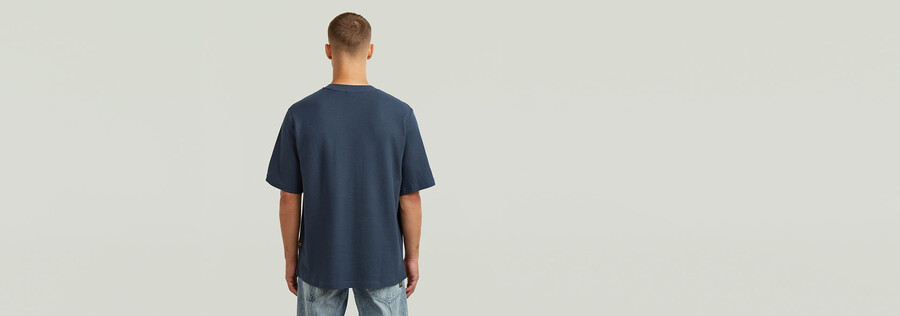 t-shirt mit strukturiertem brustlogo