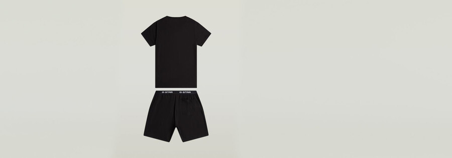 pyjama-set aus t-shirt und shorts