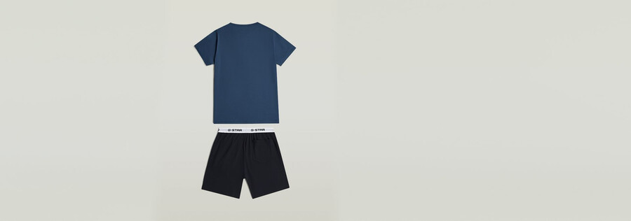 pyjama-set aus t-shirt und shorts