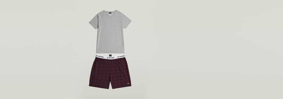 pyjama-set aus t-shirt und shorts