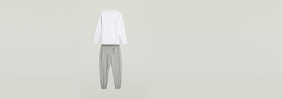 pyjama-set aus t-shirt und hose