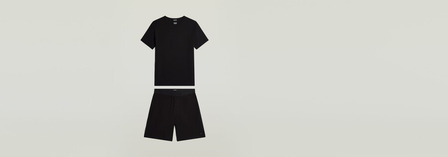 pyjama-set aus t-shirt und shorts