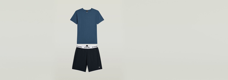 pyjama-set aus t-shirt und shorts
