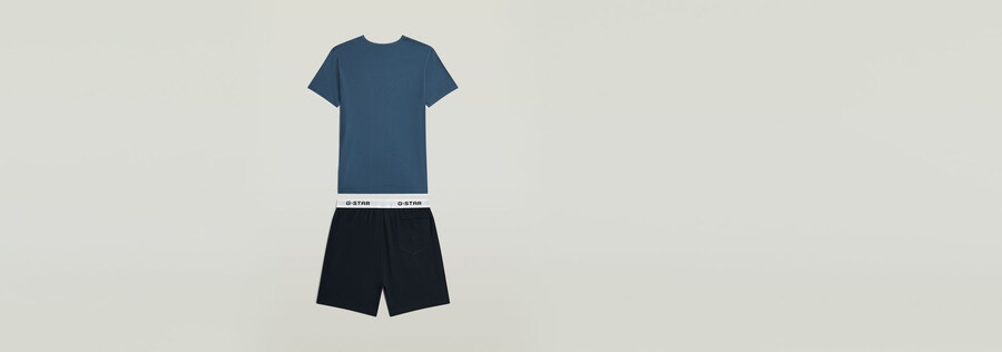 pyjama-set aus t-shirt und shorts