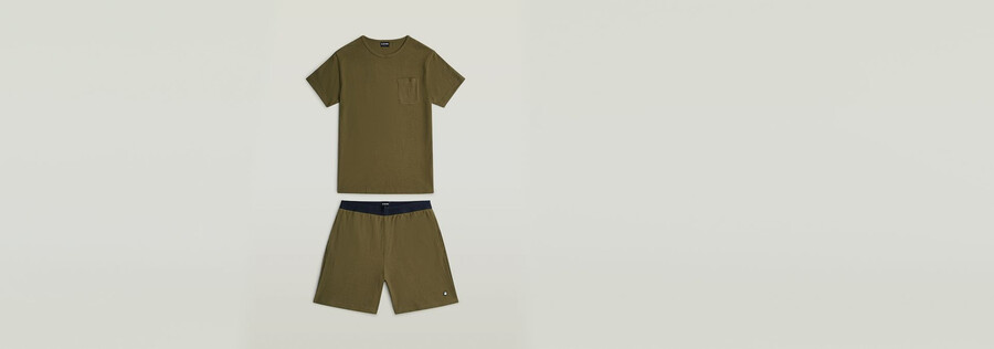 pyjama-set aus t-shirt und shorts