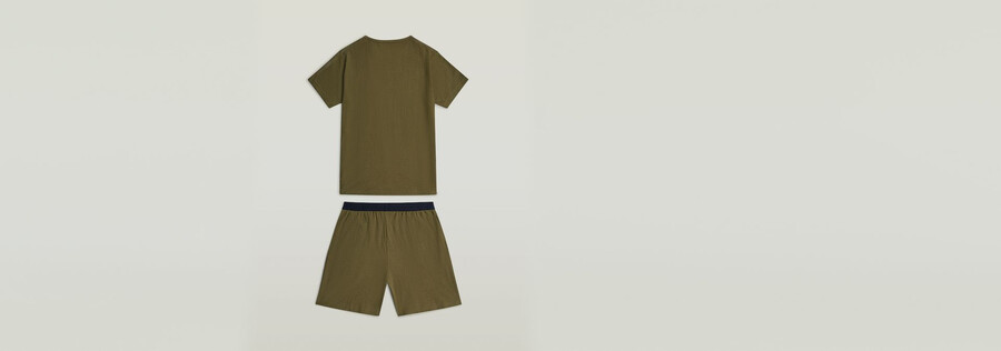 pyjama-set aus t-shirt und shorts